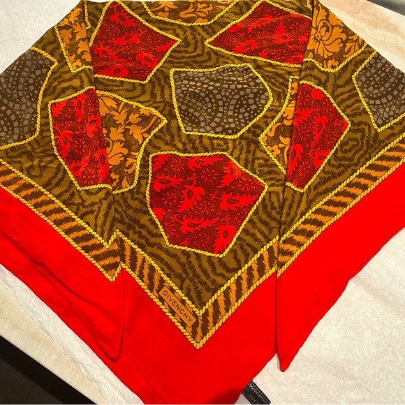 Givenchy 100% silk scarf - Picture 3 of 4
